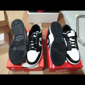 Nike Dunk Low
Retro White Black Panda (2021)